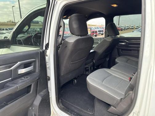 2024 RAM 3500 Big Horn Crew Cab 4x4 8' Box