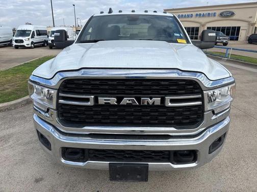 2024 RAM 3500 Big Horn Crew Cab 4x4 8' Box