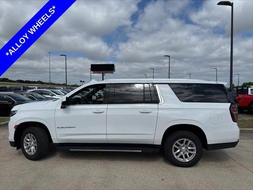 2023 Chevrolet Suburban LT