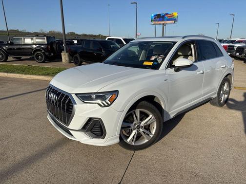 2022 Audi Q3 45 S line Premium Plus