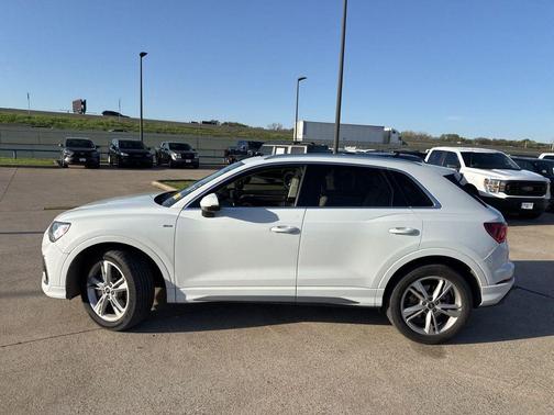 2022 Audi Q3 45 S line Premium Plus