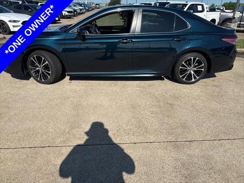2019 Toyota Camry SE