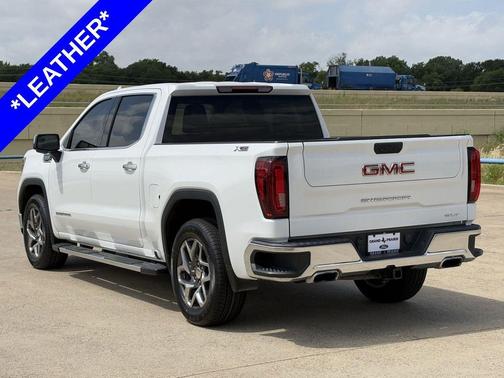 Summit White 2022 GMC Sierra 1500 SLT
