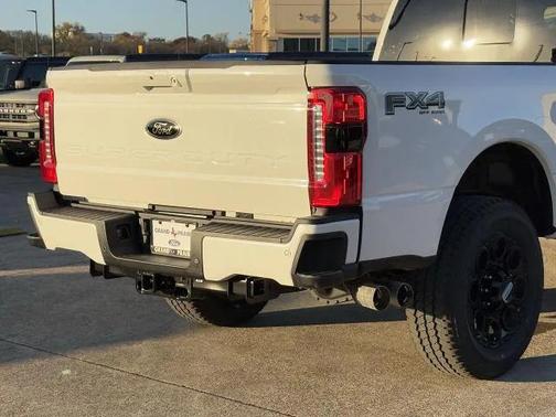 Star White Metallic Tri-Coat 2026 Ford F-350 Lariat