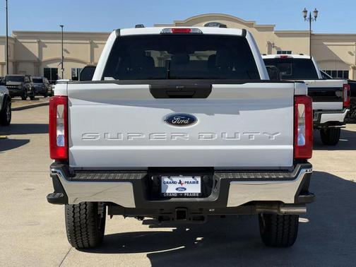 Oxford White 2026 Ford F-250 XLT