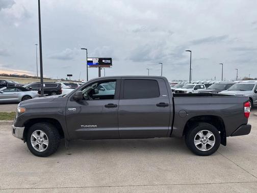 2018 Toyota Tundra SR5