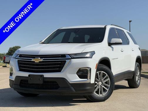Summit White 2023 Chevrolet Traverse LT Cloth
