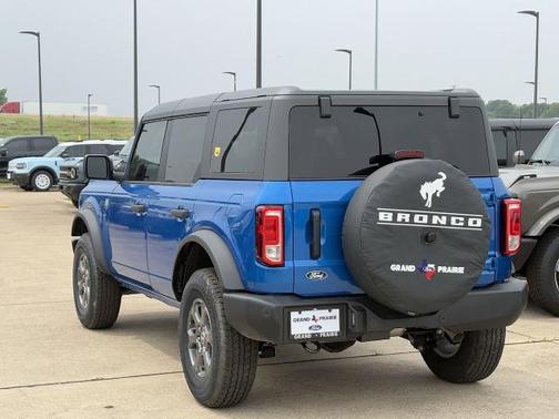 Velocity Blue Metallic 2026 Ford Bronco Big Bend