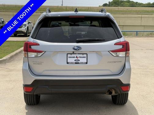 Ice Silver 2024 Subaru Forester Premium