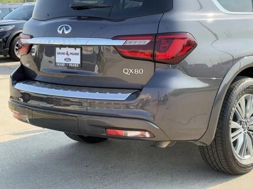 2023 INFINITI QX80 Luxe
