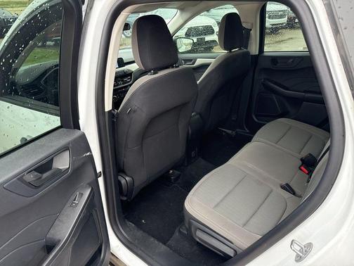 Oxford White 2022 Ford Escape S