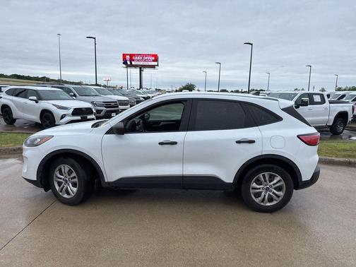 Oxford White 2022 Ford Escape S