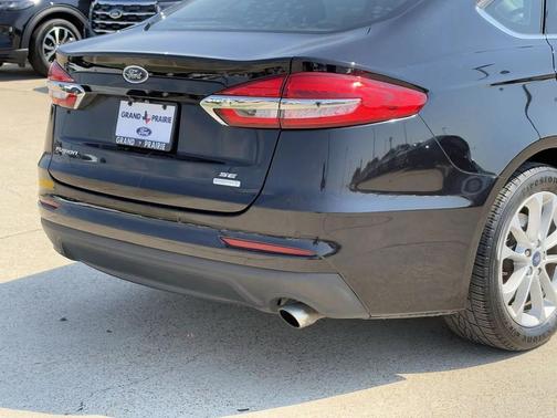 2020 Ford Fusion SE