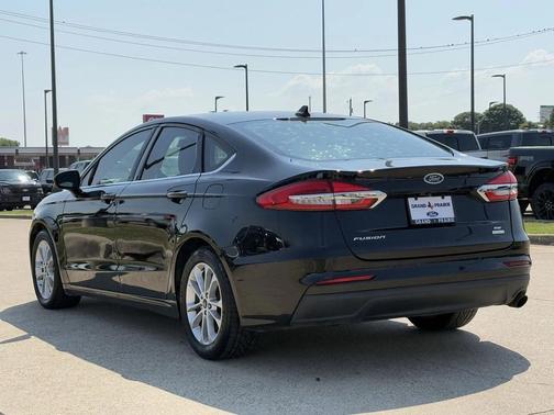 2020 Ford Fusion SE