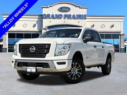 2022 Nissan Titan SV