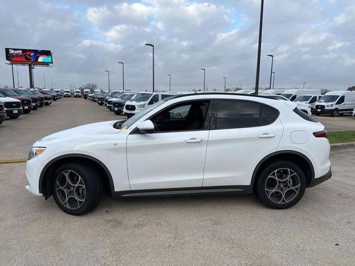 2022 Alfa Romeo Stelvio Ti