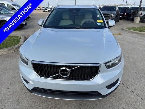 2020 Volvo XC40 T5 Momentum