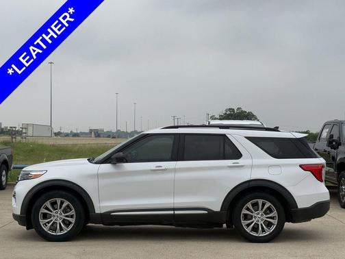 Oxford White 2021 Ford Explorer XLT