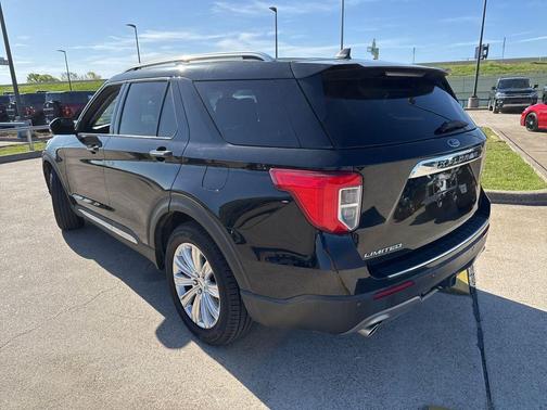 Agate Black 2022 Ford Explorer Limited