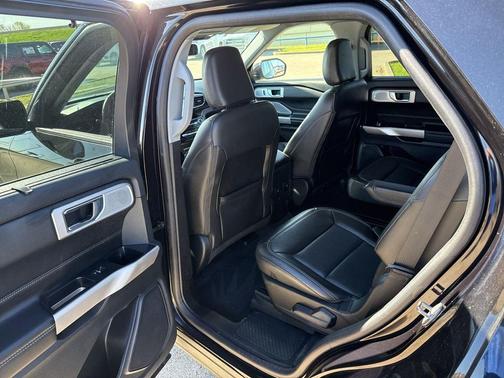 Agate Black 2022 Ford Explorer Limited