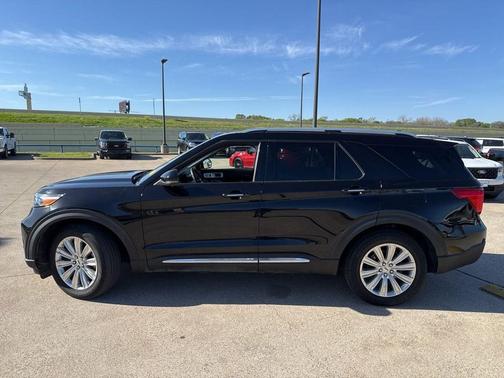 Agate Black 2022 Ford Explorer Limited