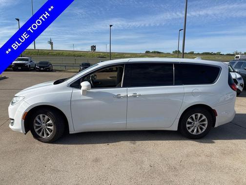 2020 Chrysler Pacifica Touring