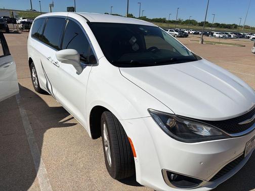 2020 Chrysler Pacifica Touring