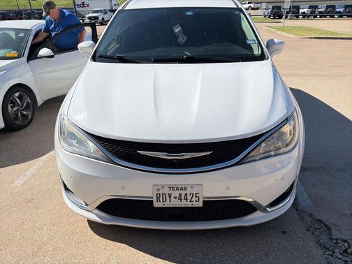 2020 Chrysler Pacifica Touring