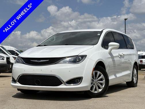 Bright White Clearcoat 2020 Chrysler Pacifica Touring