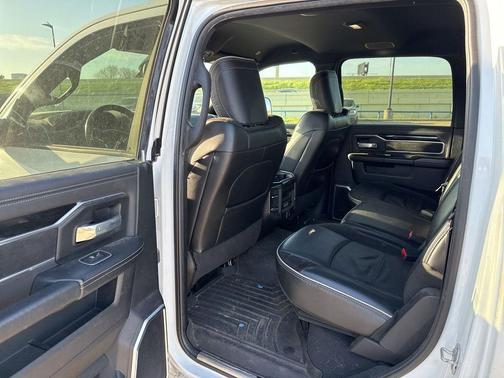 Bright White Clearcoat 2021 RAM 2500 Laramie Crew Cab 4x4 6'4' Box