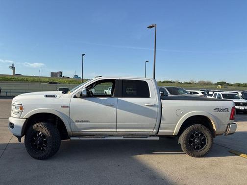 Bright White Clearcoat 2021 RAM 2500 Laramie Crew Cab 4x4 6'4' Box