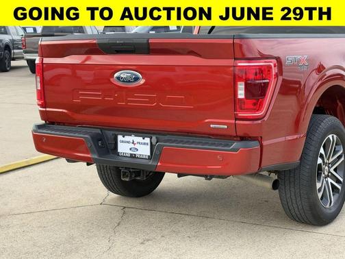 Hot Pepper Red Metallic Tinted Clearcoat 2023 Ford F-150 XL