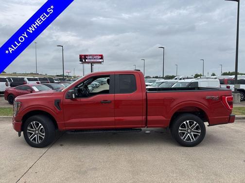 Hot Pepper Red Metallic Tinted Clearcoat 2023 Ford F-150 XL