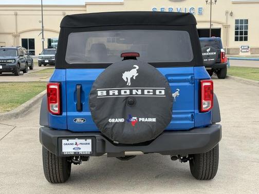 Velocity Blue Metallic 2026 Ford Bronco Base