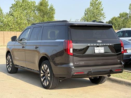 Dark Matter Gray Metallic 2027 Ford Expedition Max Platinum
