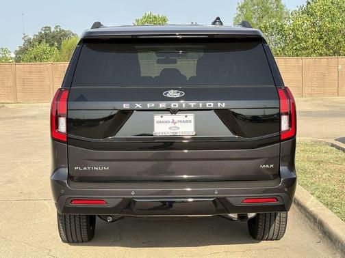 Dark Matter Gray Metallic 2027 Ford Expedition Max Platinum