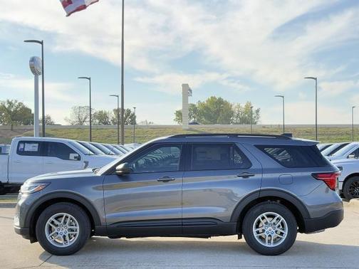 Carbonized Gray Metallic 2026 Ford Explorer Active