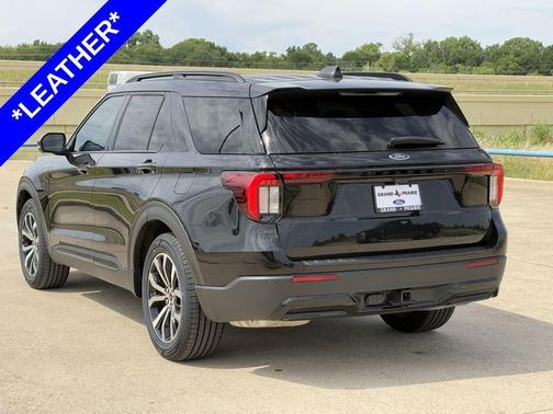 Agate Black Metallic 2025 Ford Explorer ST-Line