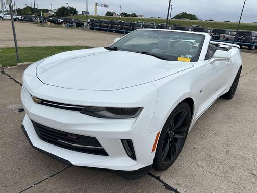 Summit White 2017 Chevrolet Camaro 2LT