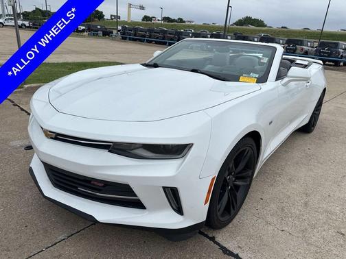 Summit White 2017 Chevrolet Camaro 2LT
