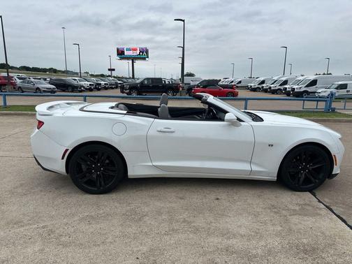 Summit White 2017 Chevrolet Camaro 2LT