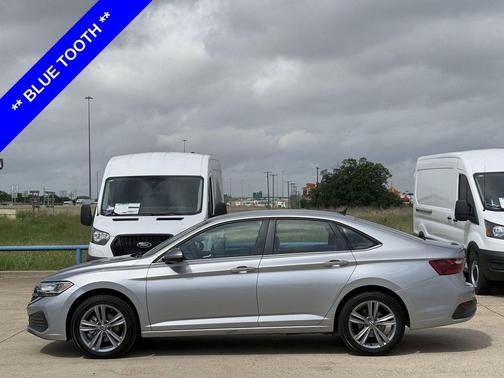 Pyrite Silver 2023 Volkswagen Jetta 1.5T SE