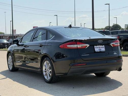2020 Ford Fusion SE