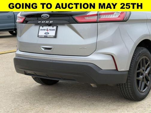 Iconic Silver Metallic 2022 Ford Edge SE