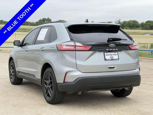 Iconic Silver Metallic 2022 Ford Edge SE