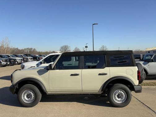 2026 Ford Bronco Base