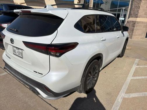 2025 Toyota Highlander XSE