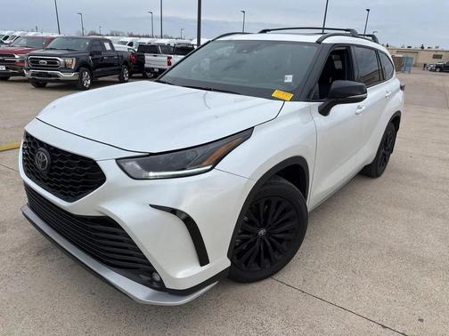 2025 Toyota Highlander XSE