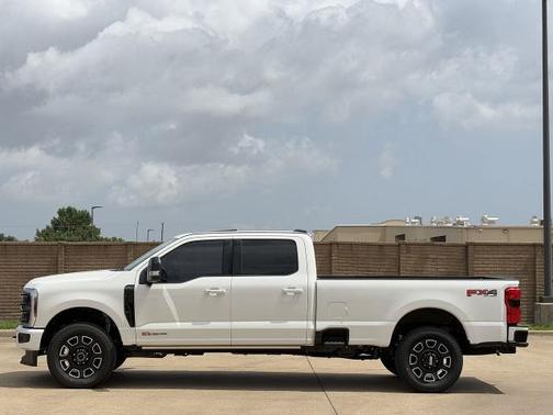 2025 Ford F-350 Platinum