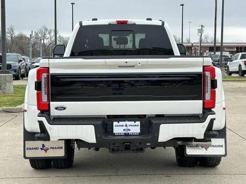 2025 Ford F-350 Platinum
